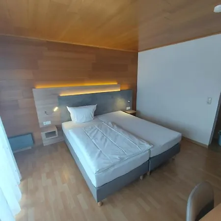 Landgasthaus Hubertusklause 2*