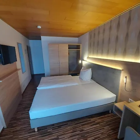 Landgasthaus Hubertusklause 2*