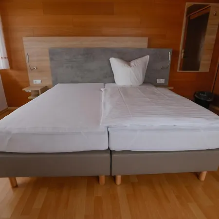 宾馆 Landgasthaus Hubertusklause 巴特马林贝格