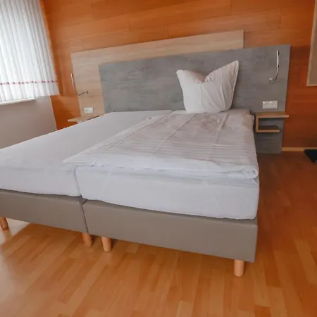 Landgasthaus Hubertusklause Värdshus 2*