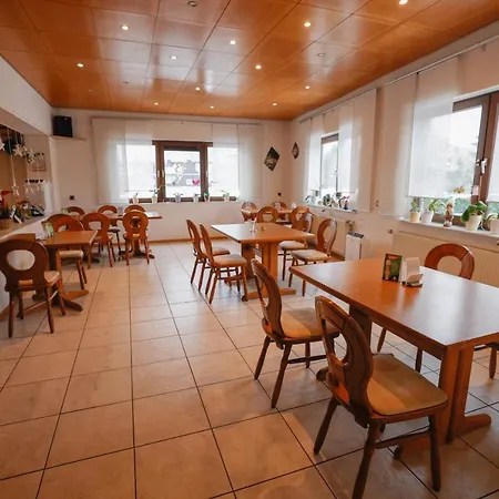 宾馆 Landgasthaus Hubertusklause 2*