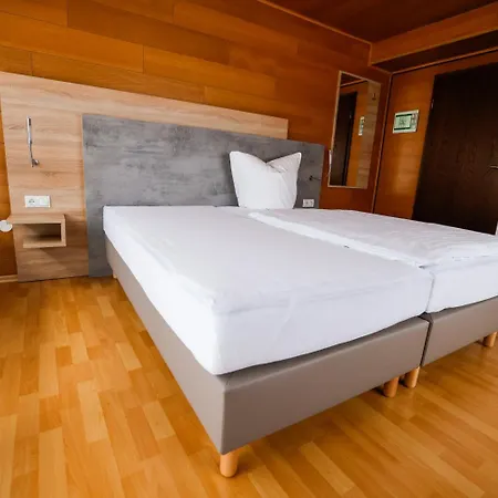 Mini-hôtel Landgasthaus Hubertusklause 2*