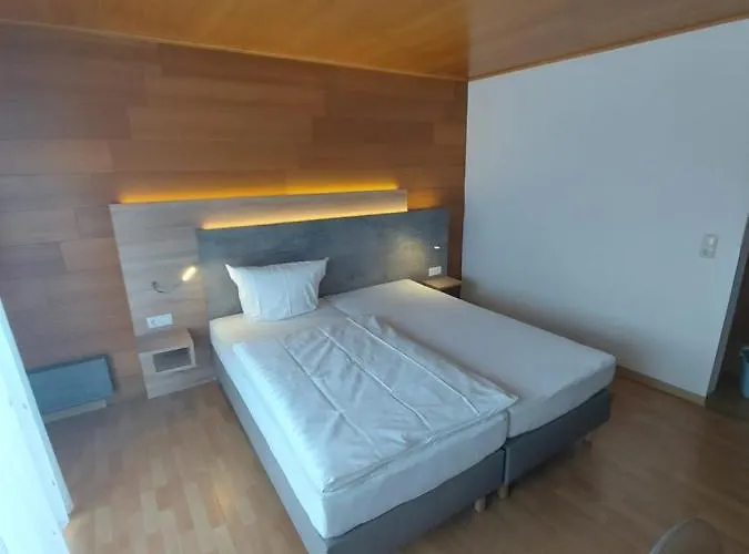 Landgasthaus Hubertusklause 2*