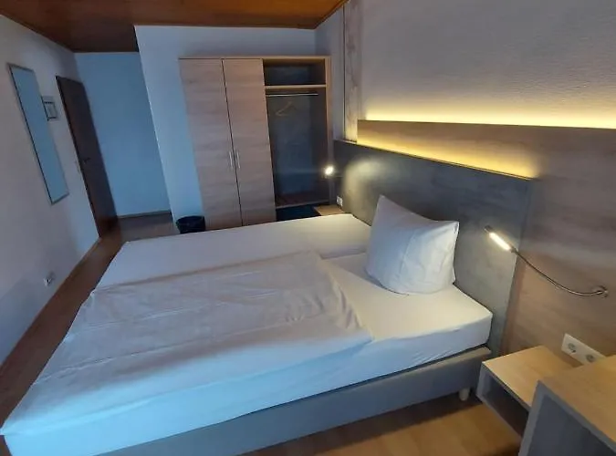 宾馆 Landgasthaus Hubertusklause 2*