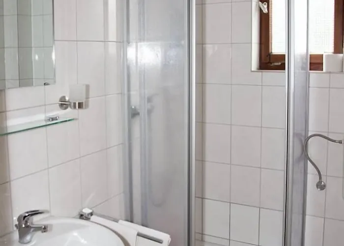 宾馆 Landgasthaus Hubertusklause 2*