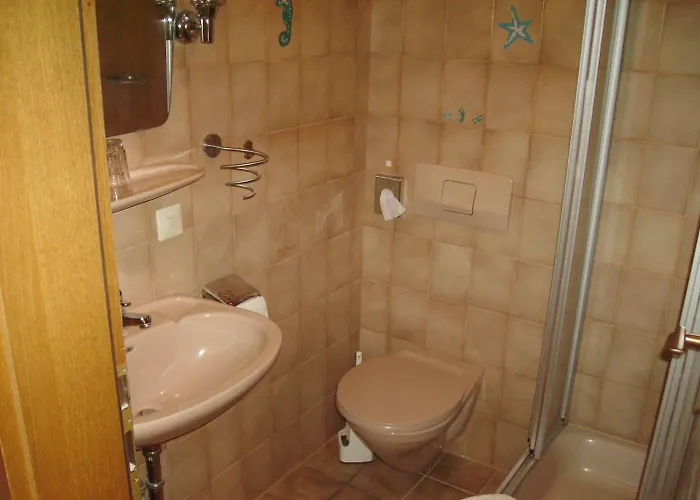 Landgasthaus Hubertusklause 2*