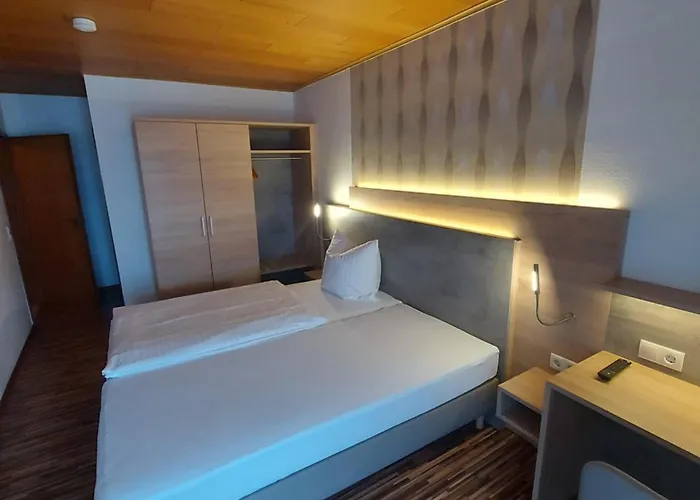 Landgasthaus Hubertusklause 2*