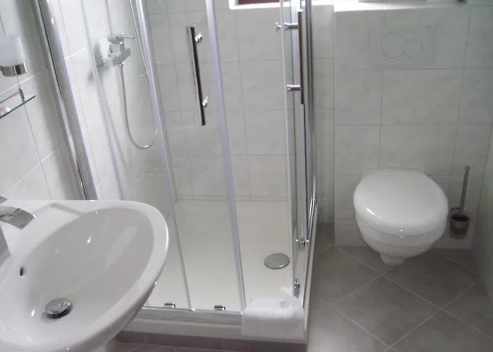 Landgasthaus Hubertusklause 宾馆 2*